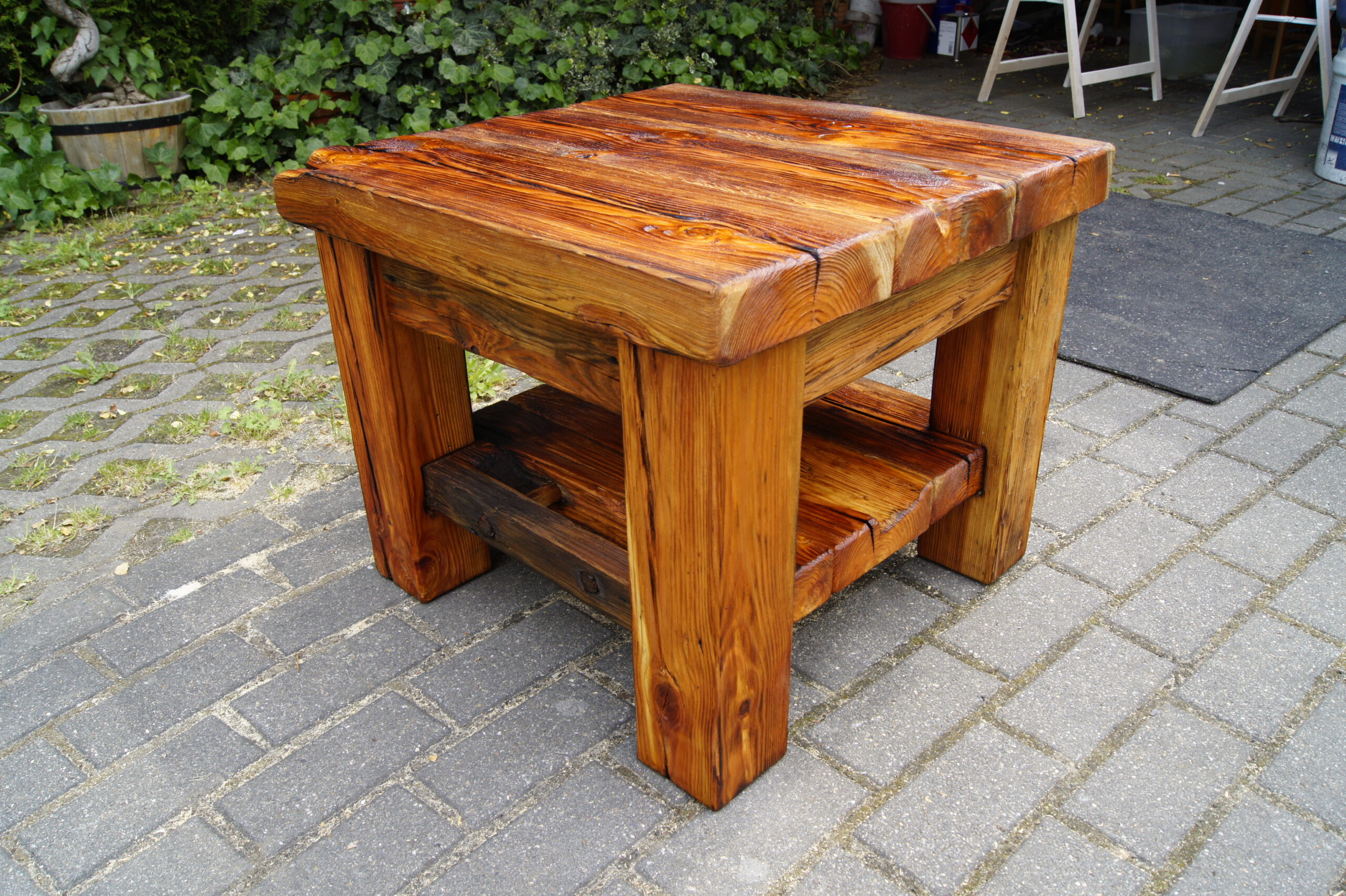 Rustikaler Couchtisch