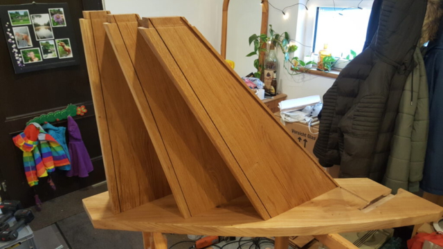 Gewendelte Eichetreppe Stufenverschraubung