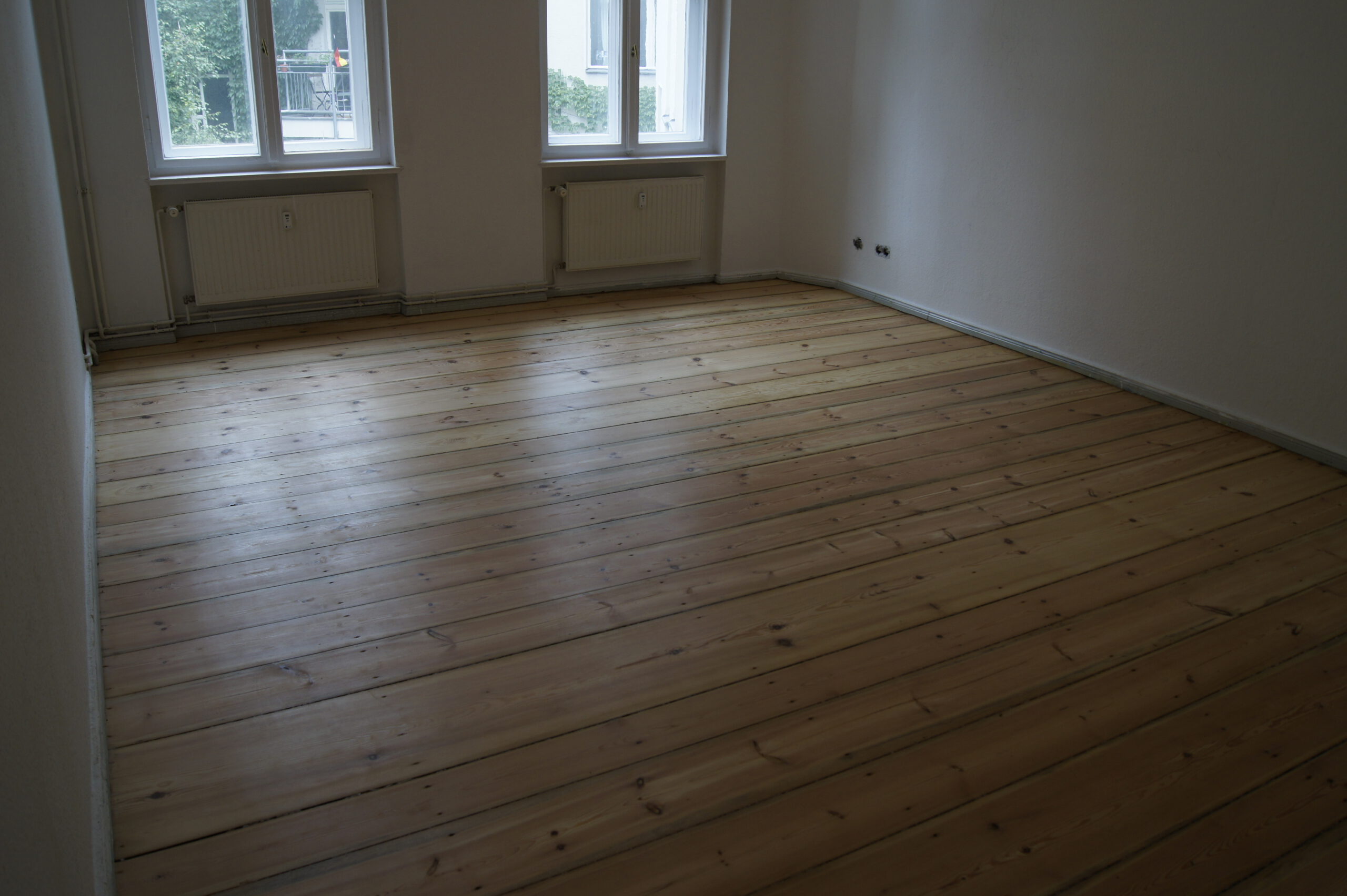 Altdielen erste Lackierung