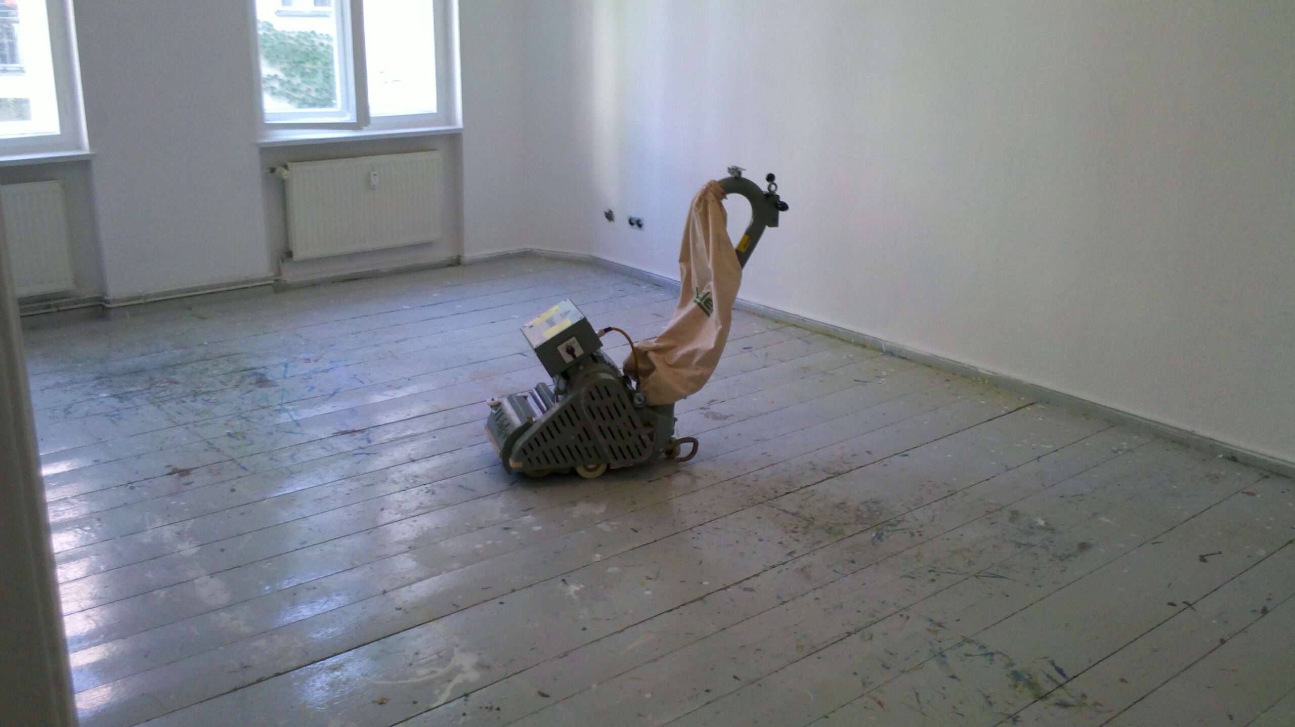 alte Farbdielen vorher
